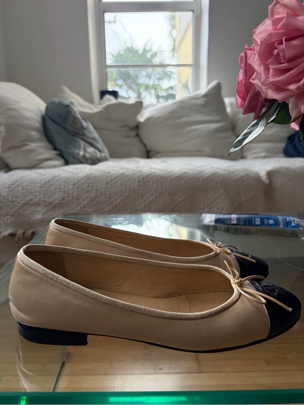 CHANEL Beige Leather Ballet
Flats with Black Cap authentic✨Size 38 Eur - Picture 7 of 11